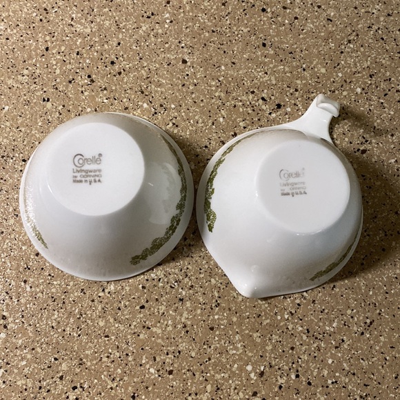 Corelle Spring Blossom/Crazy Daisy set of Sugar & Creamer and 2 tea cups - Picture 7 of 16